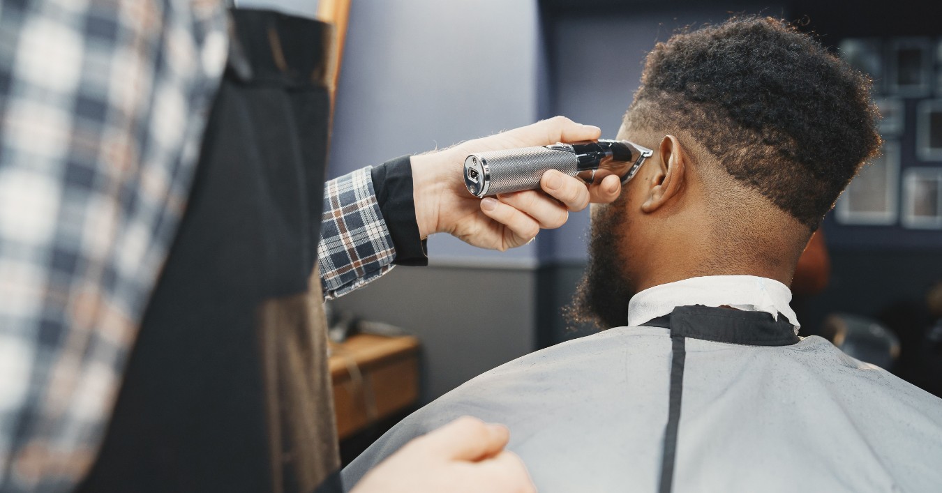 10 passos de como ganhar dinheiro com barbearia sendo iniciante